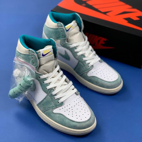 Nike Air Jordan 1 AJ1